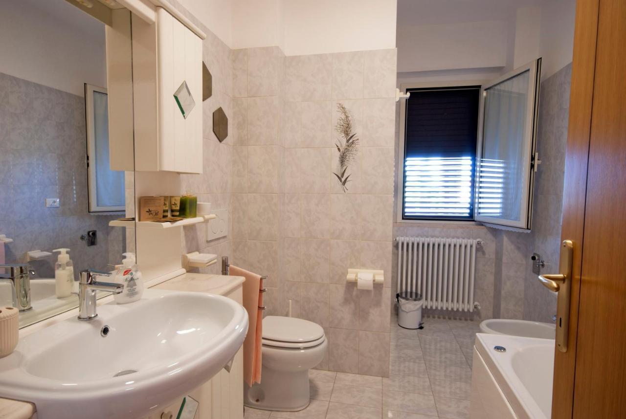 B&B Tra Gli Ulivi Rocca San Giovanni Luaran gambar